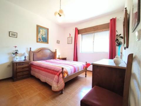 Moradia T4 para venda