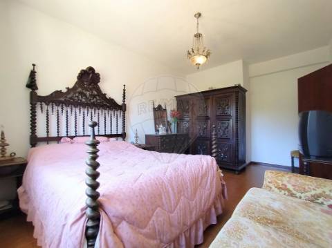 Moradia T4 para venda