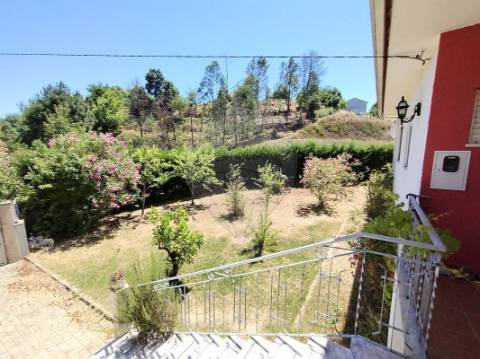 Moradia T4 para venda