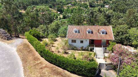 Moradia T4 para venda