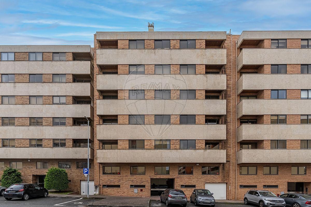 Apartamento T5 para arrendamento