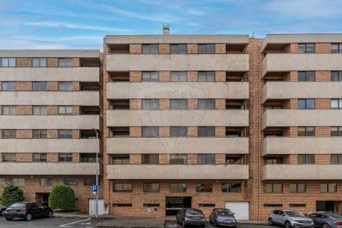 Apartamento T5 para arrendamento