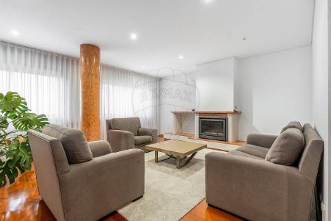 Apartamento T5 para arrendamento