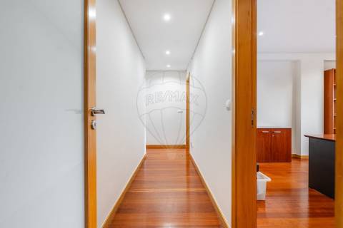 Apartamento T5 para arrendamento