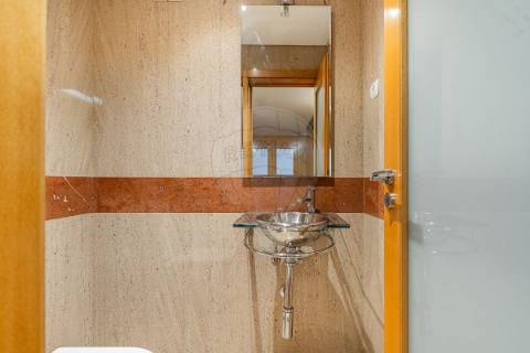 Apartamento T5 para arrendamento