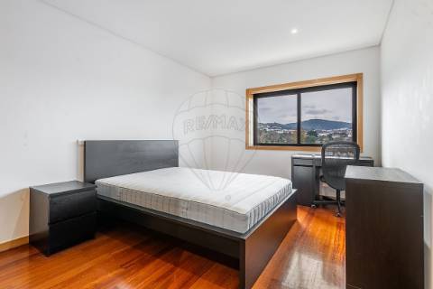 Apartamento T5 para arrendamento