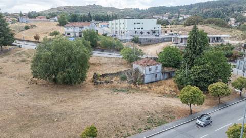 Moradia T4 para venda