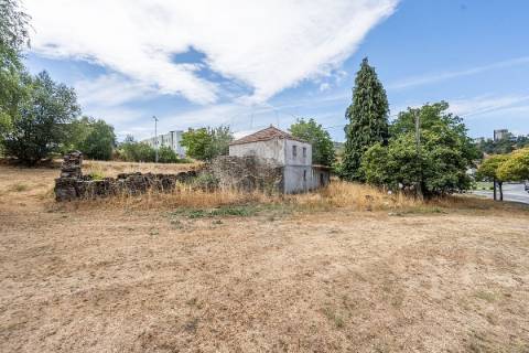 Moradia T4 para venda