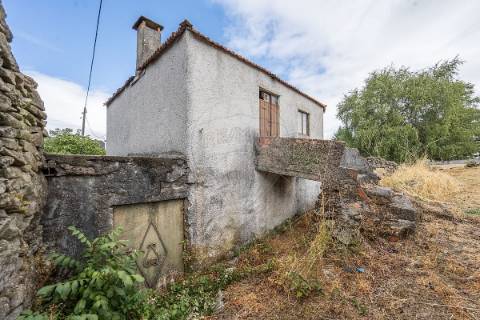 Moradia T4 para venda