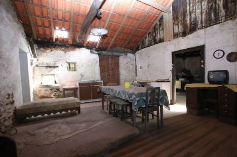 Moradia T4 para venda