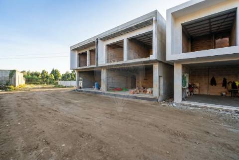 Moradia T4 para venda