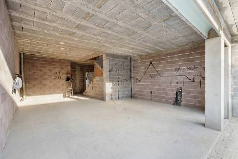 Moradia T4 para venda