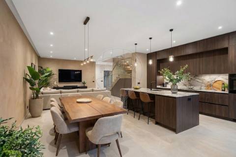 Moradia T4 para venda