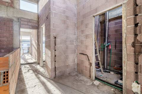 Moradia T4 para venda