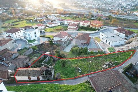 Moradia T8 para venda