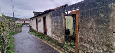 Moradia T8 para venda