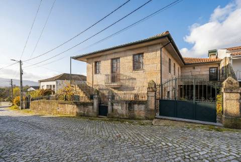 Moradia T5 para venda