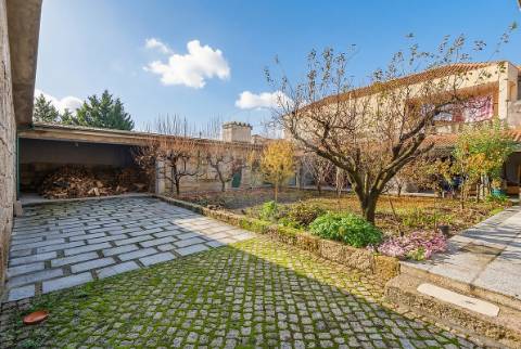 Moradia T5 para venda