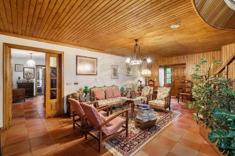 Moradia T5 para venda