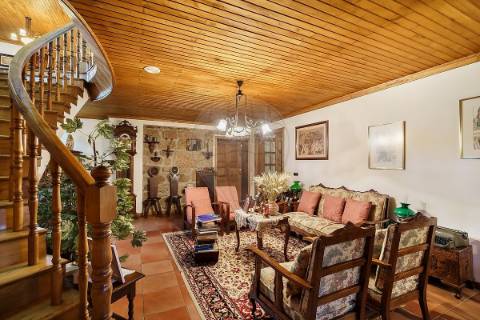 Moradia T5 para venda