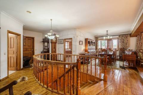 Moradia T5 para venda