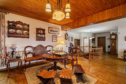 Moradia T5 para venda