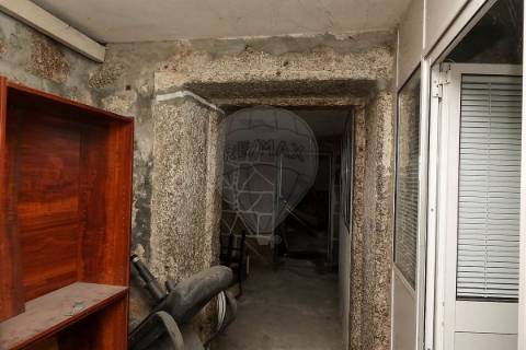 Moradia T8 para venda