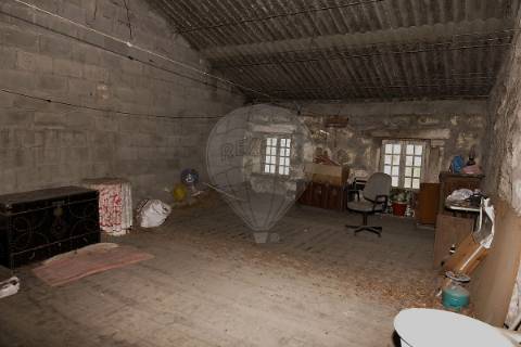 Moradia T8 para venda