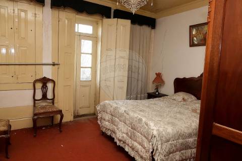 Moradia T8 para venda