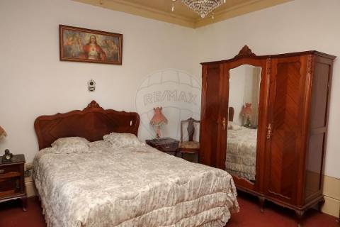 Moradia T8 para venda