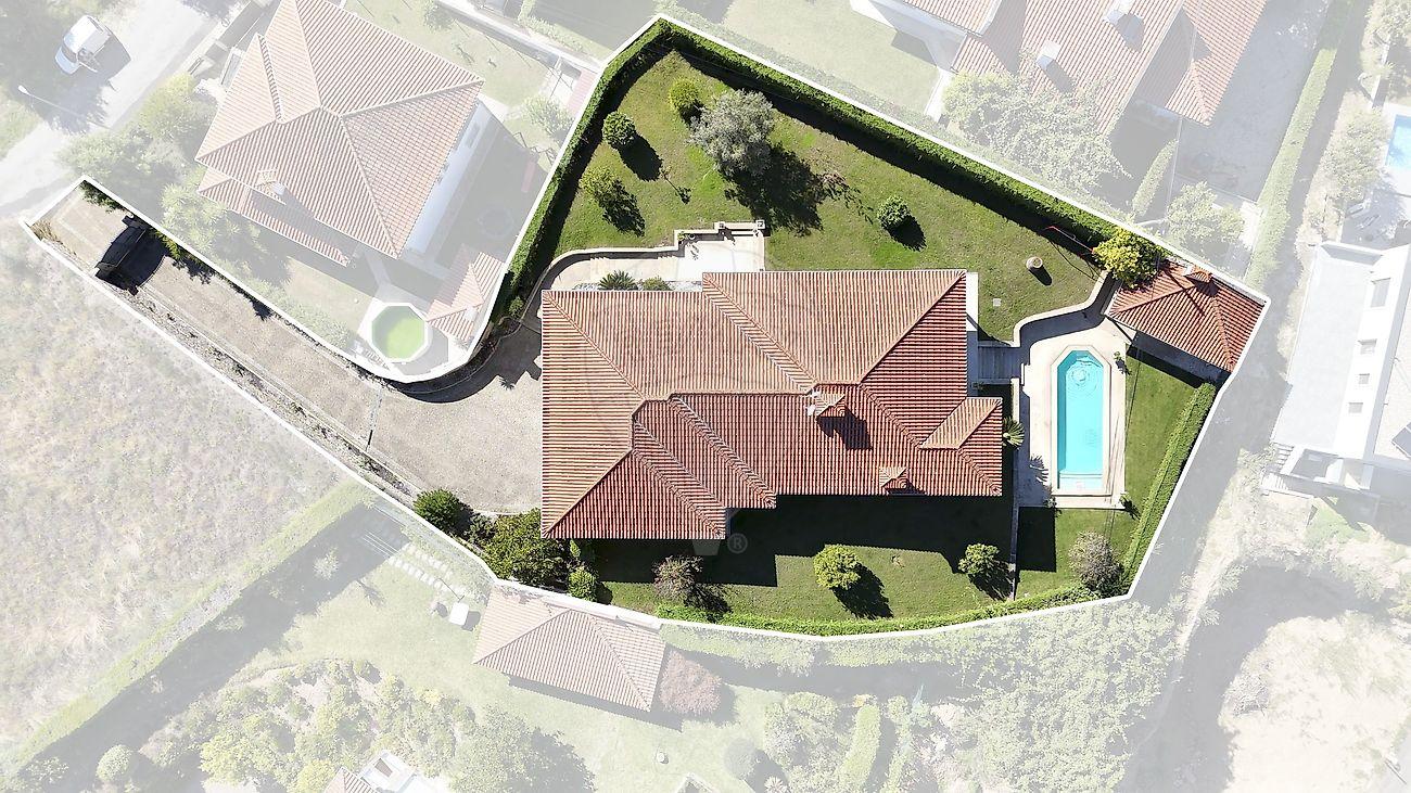 Moradia T4 para venda