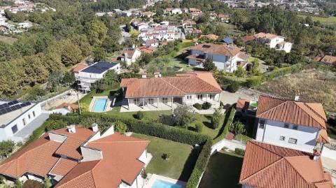 Moradia T4 para venda