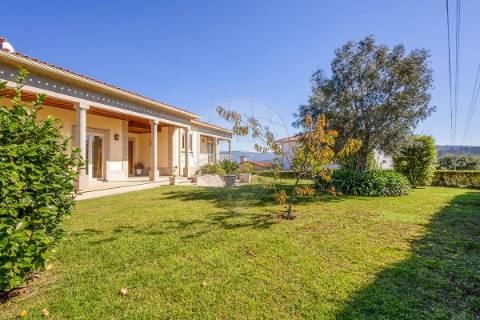 Moradia T4 para venda