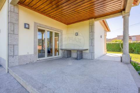 Moradia T4 para venda