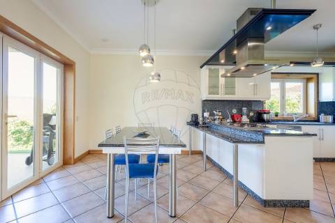 Moradia T4 para venda