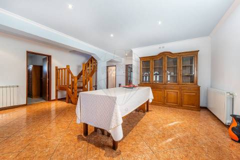 Moradia T6 para venda