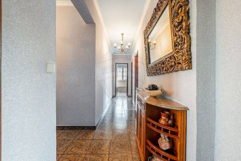 Moradia T6 para venda