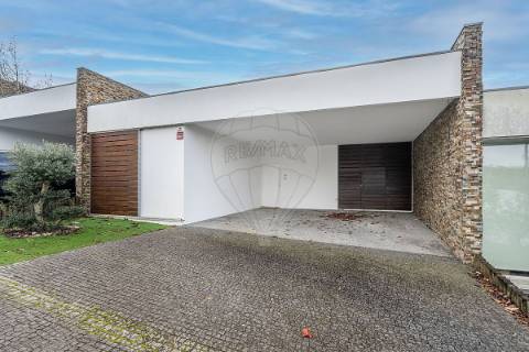 Moradia T4 para venda