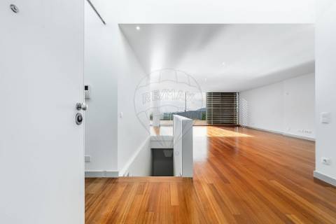 Moradia T4 para venda