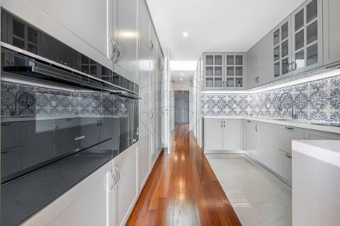 Moradia T4 para venda