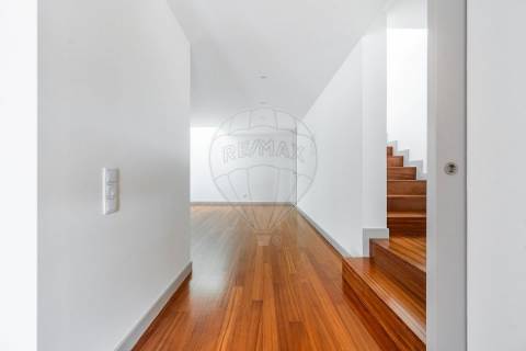 Moradia T4 para venda