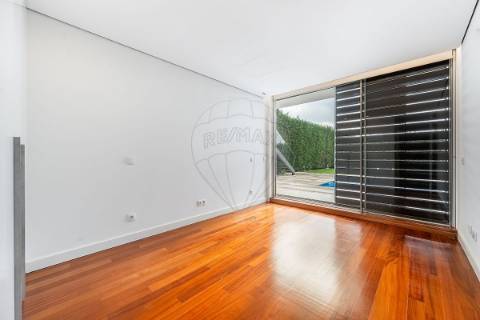 Moradia T4 para venda