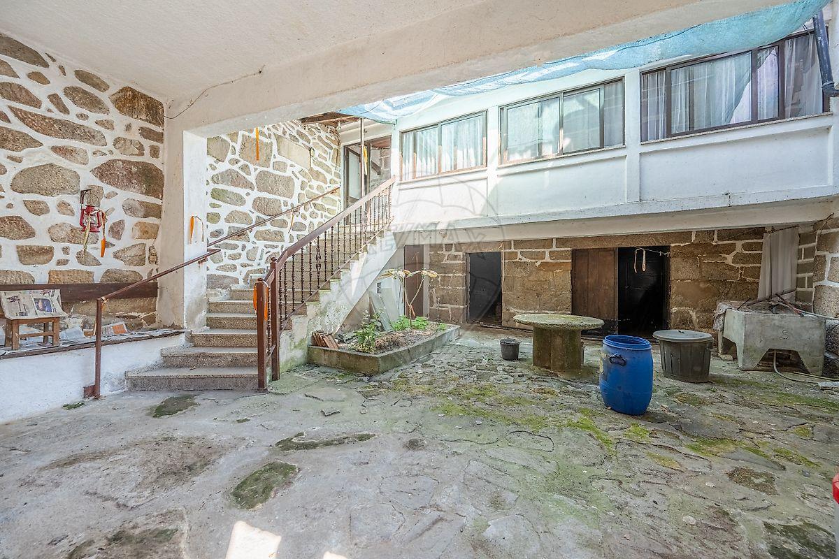 Moradia T4 para venda