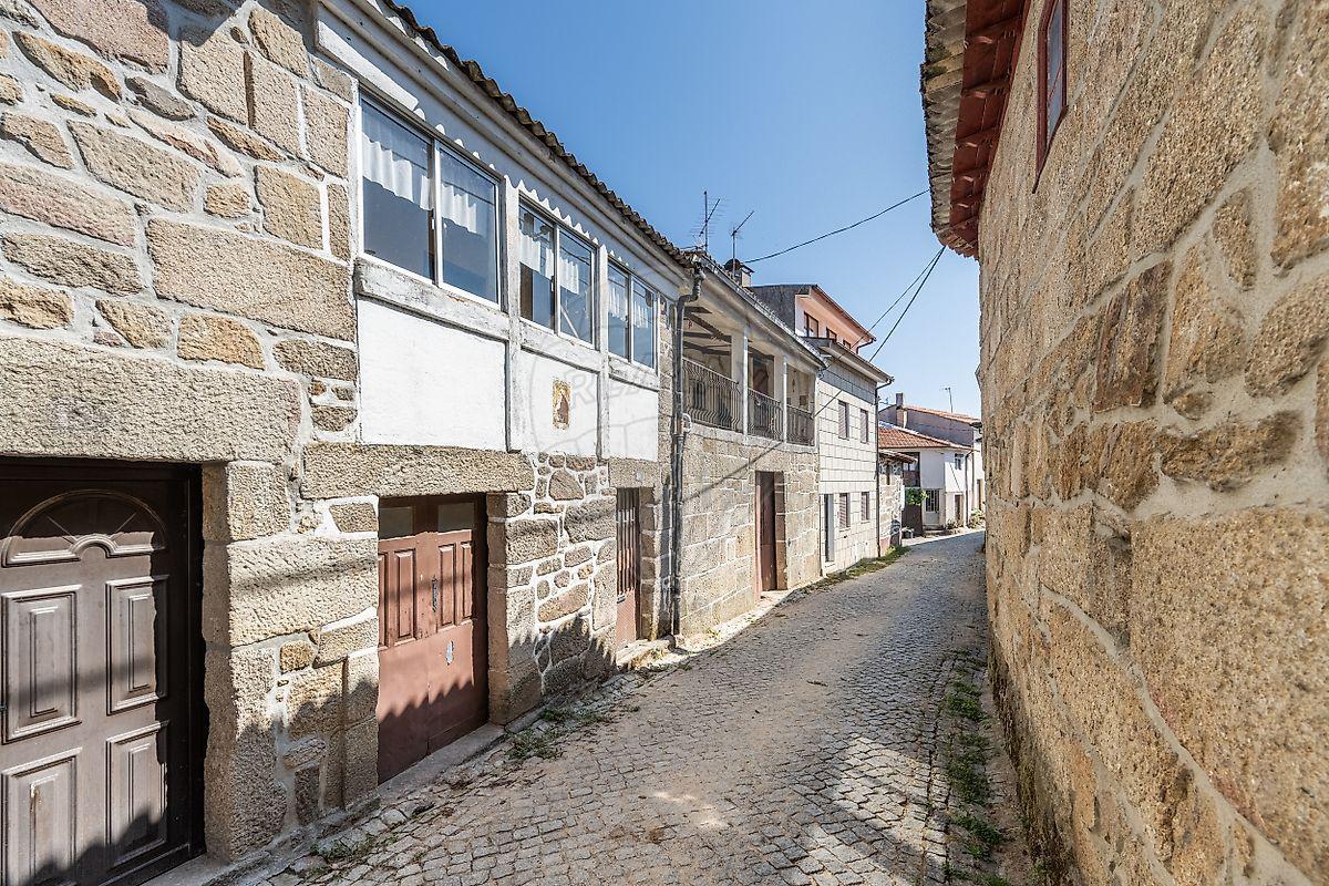 Moradia T4 para venda