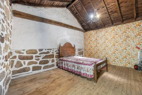 Moradia T4 para venda