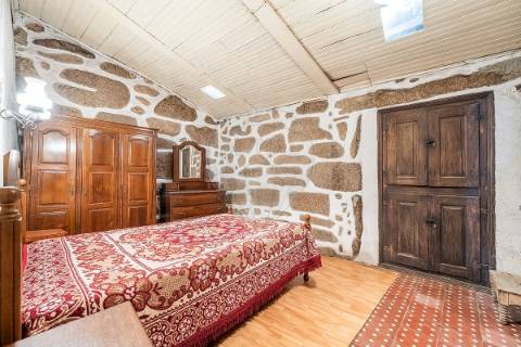 Moradia T4 para venda