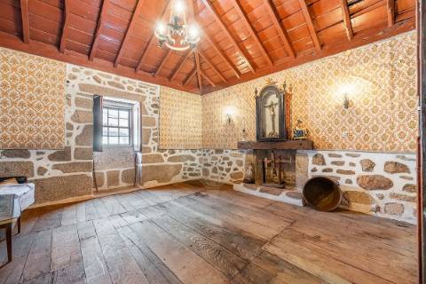 Moradia T4 para venda