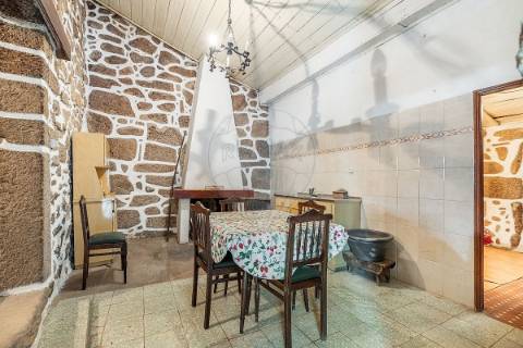 Moradia T4 para venda