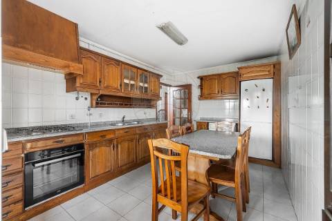 Moradia T4 para venda