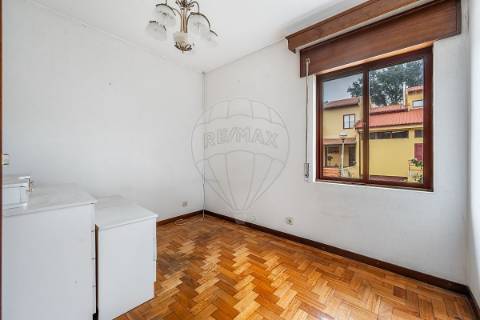 Moradia T4 para venda